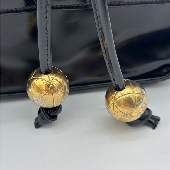 CHANEL VINTAGE PATENT LEATHER BACKPACK 24K GHW - Picture 2 of 16